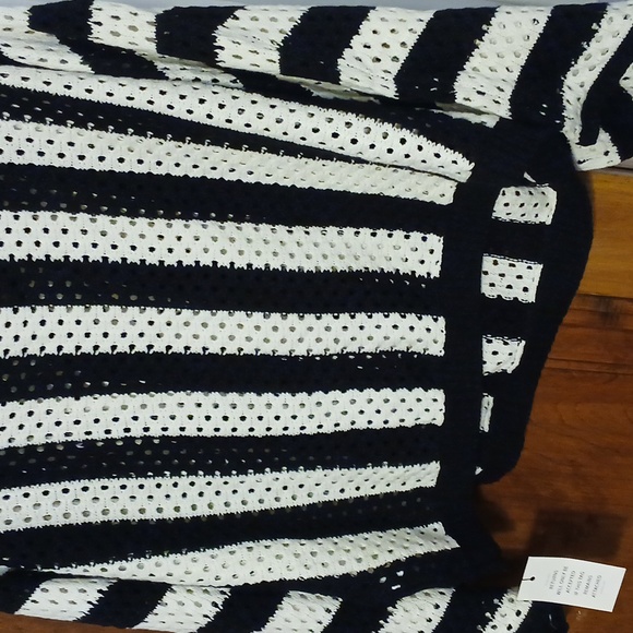 Sweater - Picture 3 of 4